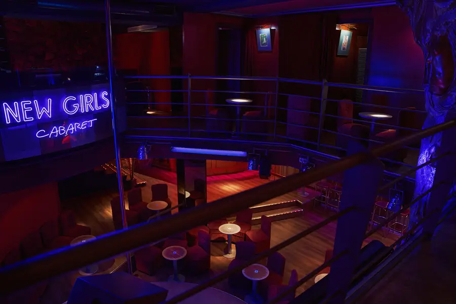 Interior de New Girls Cabaret, club de striptease en Madrid centro (8 de 12)