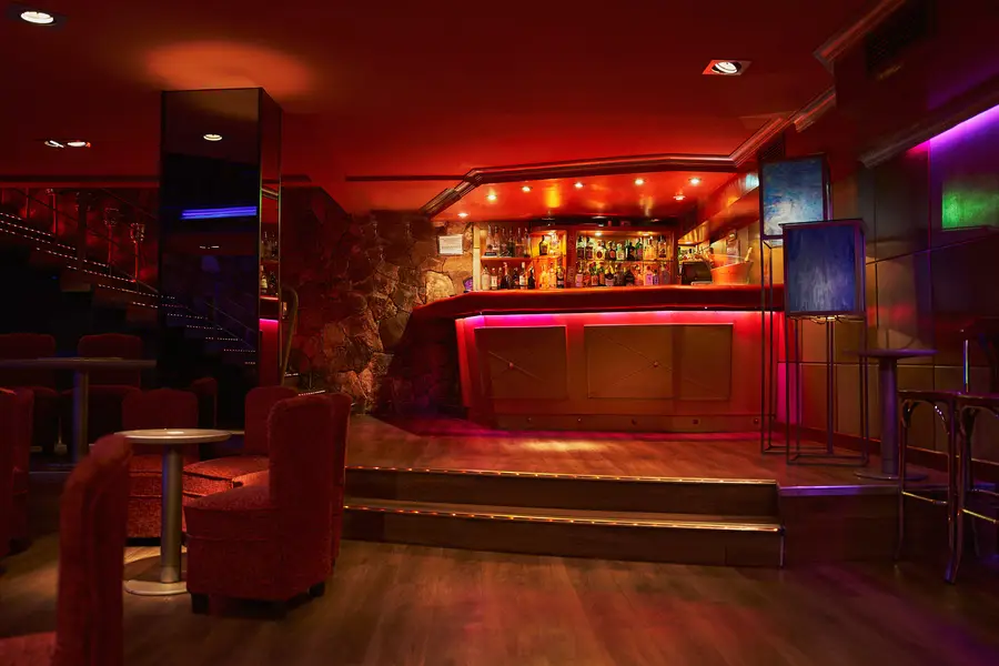 Interior de New Girls Cabaret, club de striptease en Madrid centro (11 de 12)